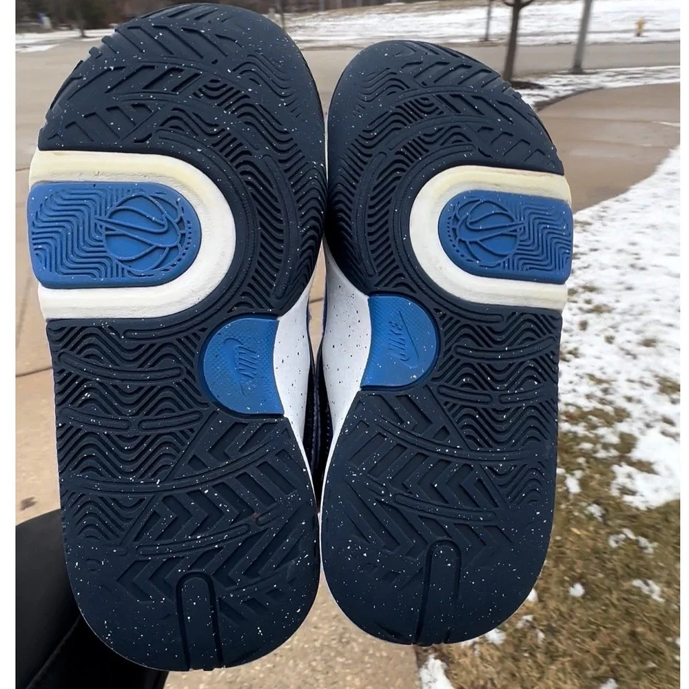 Nike Team Hustle D 11 Big Kids Athletic Shoes Size 5Y Hyper Royal/White Obsidian